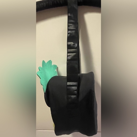 Victoria’s Secret PINK Pineapple Cooler Lunchbox - Picture 12 of 16